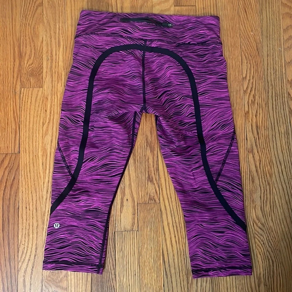 Lululemon On Track Crop (19") Life Lines Polar Pink Black / Black 8 - Picture 3 of 7